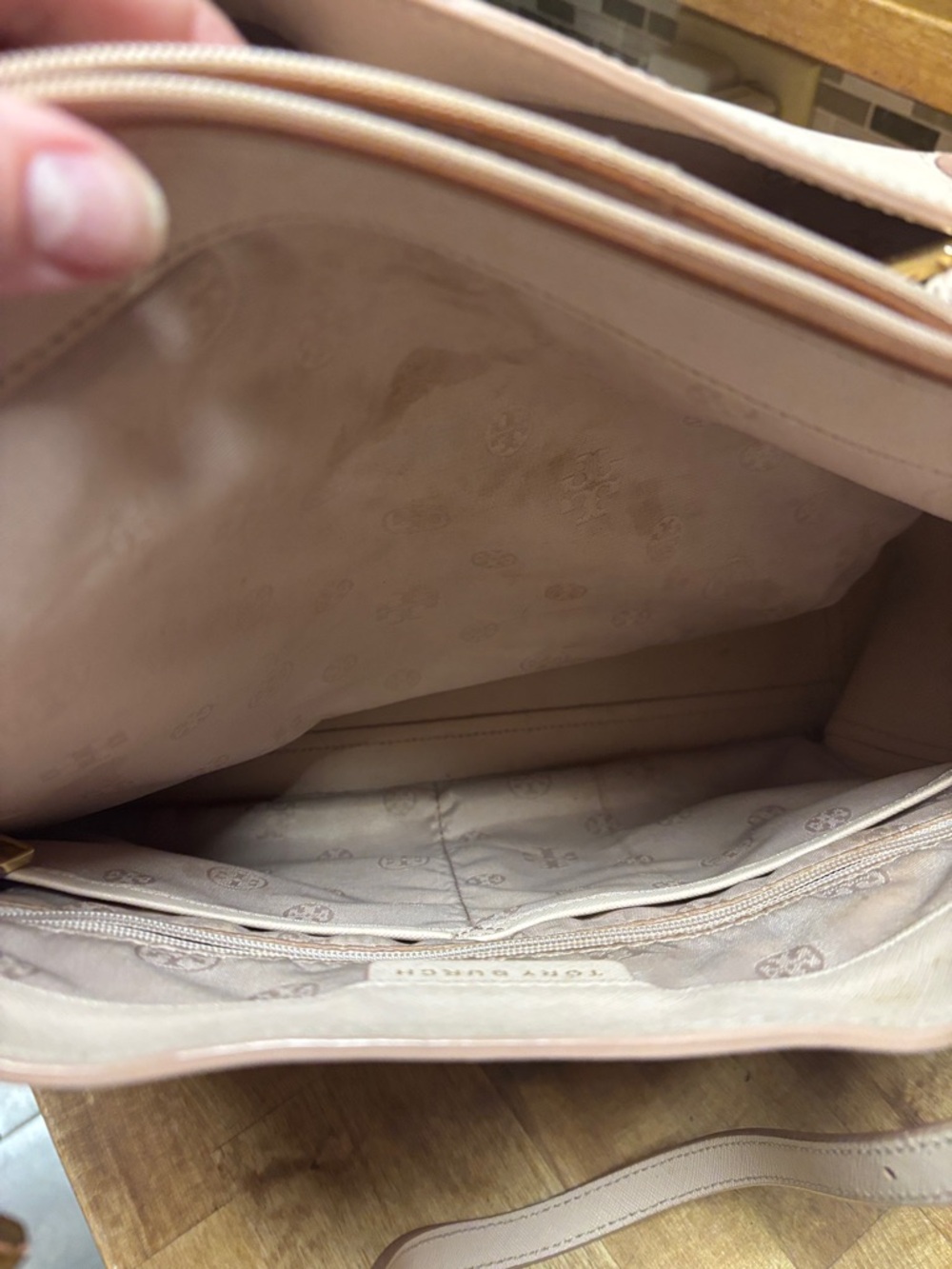 Tory Burch large Blush Leather Tote with Gold Logo   see video - Picture 11 of 17